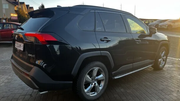 Toyota RAV4 2022 — миниатюра 2