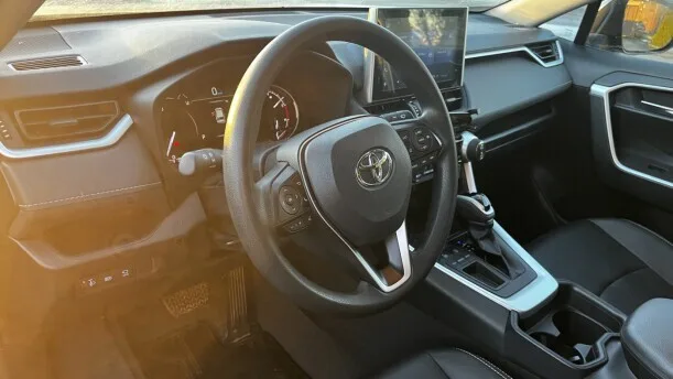 Toyota RAV4 2022 — миниатюра 3