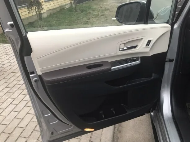 Toyota Sienna 2024 — миниатюра 3