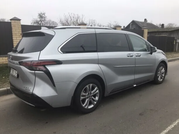 Toyota Sienna 2024 — миниатюра 4
