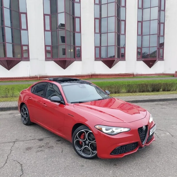 Alfa Romeo Giulia 2023 — миниатюра 2