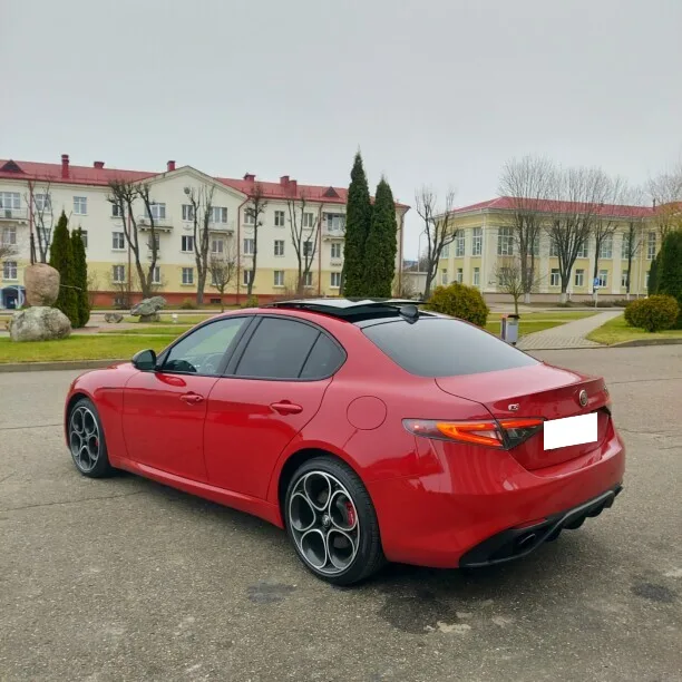 Alfa Romeo Giulia 2023 — миниатюра 3