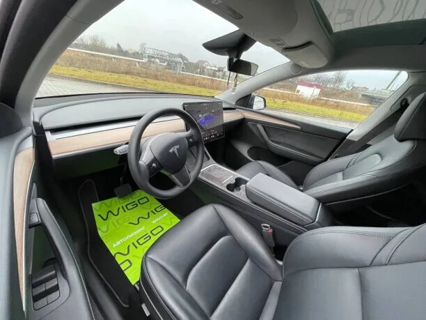 Tesla Model Y 2023 — миниатюра 3