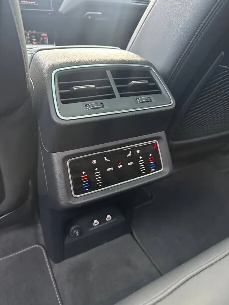Audi e-tron 2023 — миниатюра 3