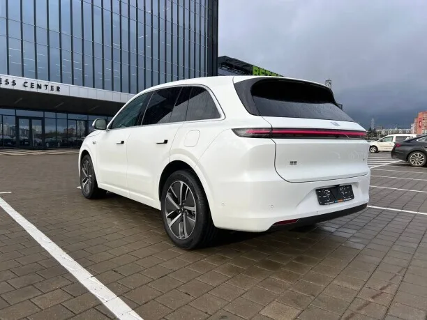 Li Auto L6 2024 — миниатюра 2