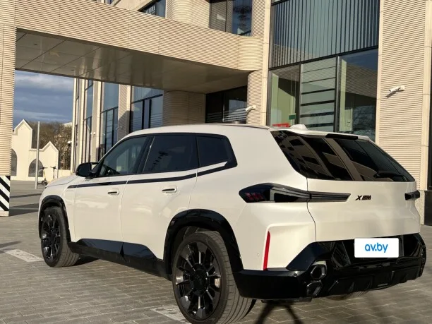 BMW XM 2022 — миниатюра 2