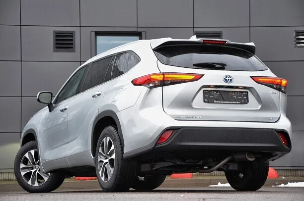 Toyota Highlander 2022 — миниатюра 3