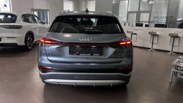 Audi Q4 e-tron 2023 — миниатюра 4