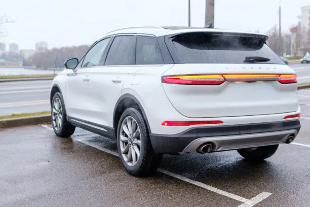 Lincoln Corsair 2022 — миниатюра 2