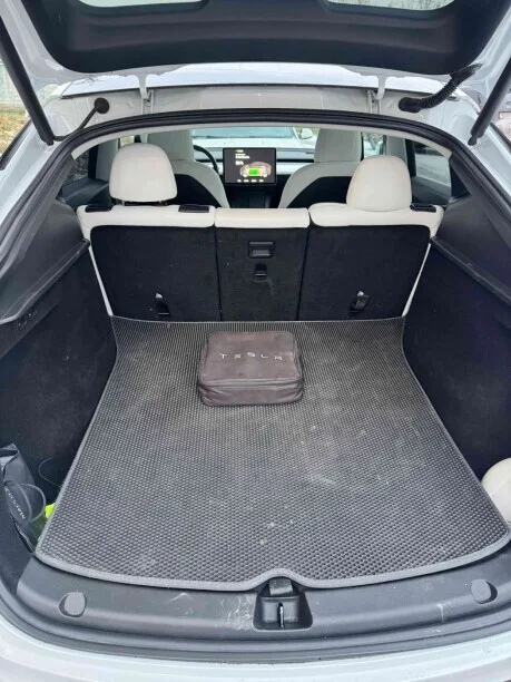 Tesla Model Y 2022 — миниатюра 3