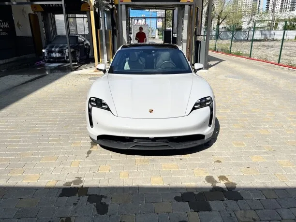 Porsche Taycan 2022 — миниатюра 2