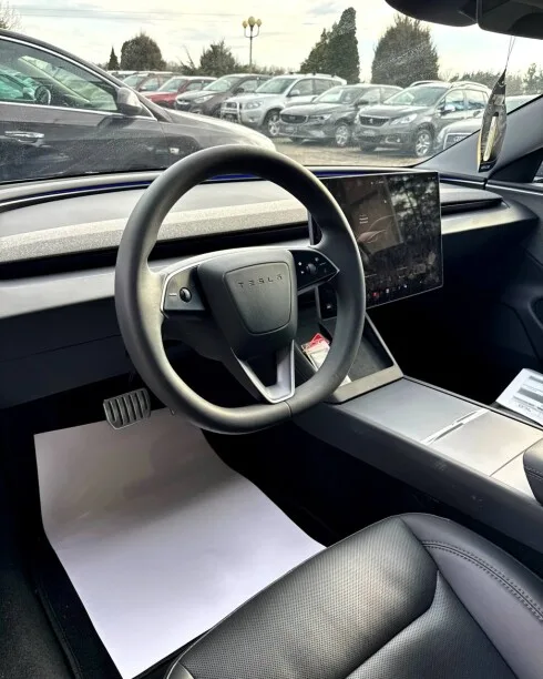 Tesla Model 3 2024 — миниатюра 3