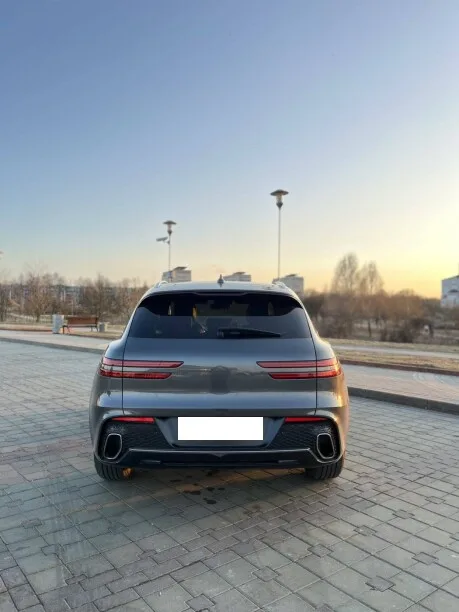 Genesis GV70 2022 — миниатюра 2