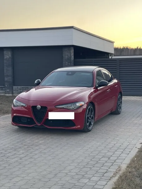 Alfa Romeo Giulia 2022 — миниатюра 5