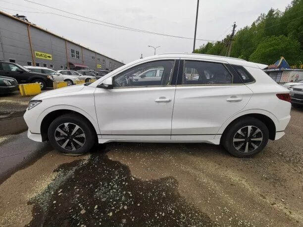 BYD E2 2025 — миниатюра 4