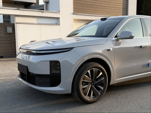 Li Auto L6 2025 — миниатюра 2