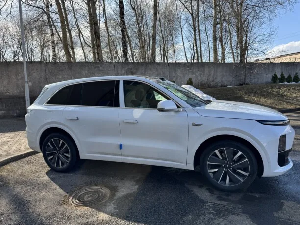 Li Auto L6 2025 — миниатюра 2