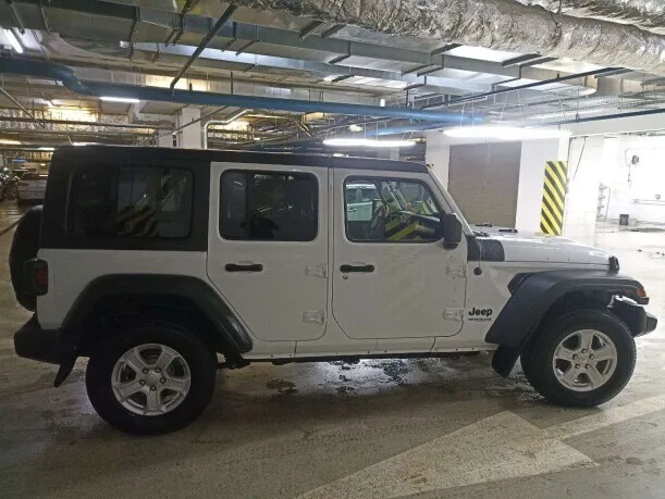 Jeep Wrangler 2022 — миниатюра 2