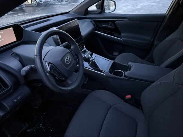 Toyota Bz4X 2024 — миниатюра 3
