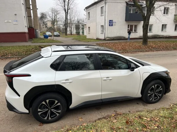 Toyota Bz4X 2023 — миниатюра 2