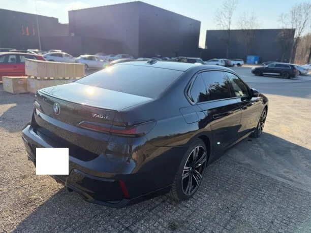 BMW 7 серия 2023 — миниатюра 2
