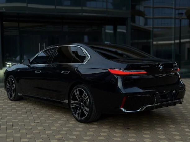 BMW 7 серия 2022 — миниатюра 4