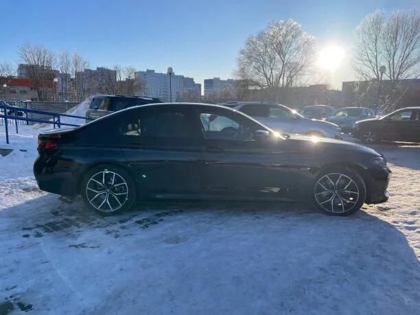 BMW 5 Series 2022 — миниатюра 4