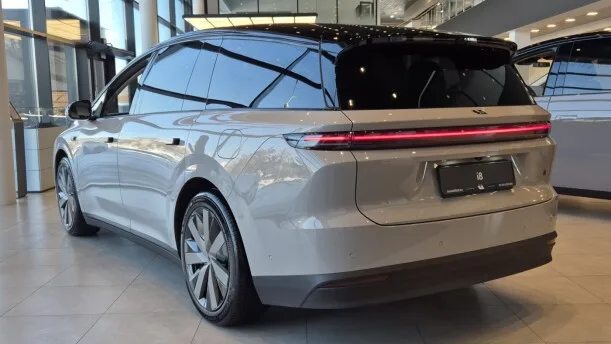 Li Auto i8 2025 — миниатюра 4