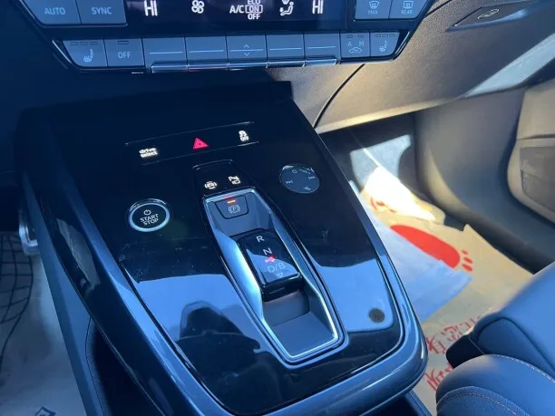 Audi Q4 e-tron 2023 — миниатюра 5