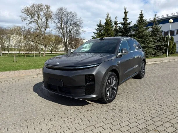 Li Auto L6 2025 — фото 1, купить с доставкой в Москву