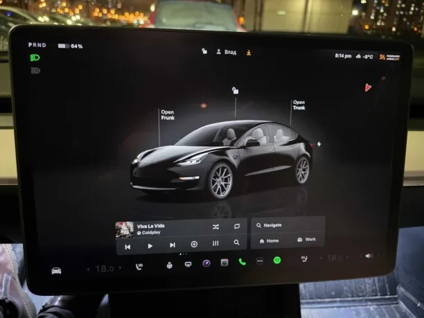 Tesla Model 3 2023 — миниатюра 3