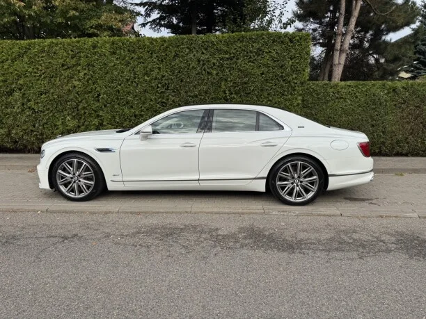 Bentley Flying Spur 2022 — миниатюра 4