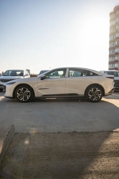 Mazda EZ-6 2025 — миниатюра 2