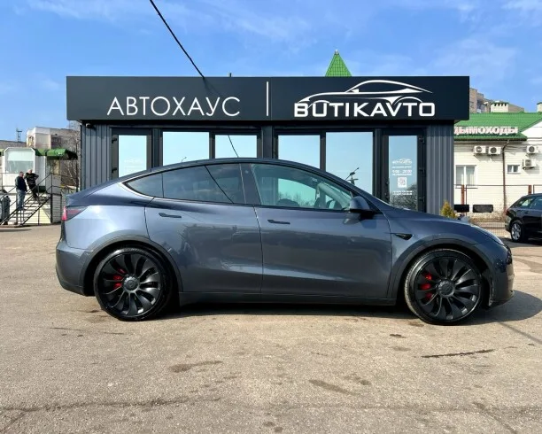 Tesla Model Y 2022 — миниатюра 5