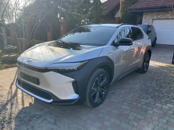 Toyota Bz4X 2023 — миниатюра 2