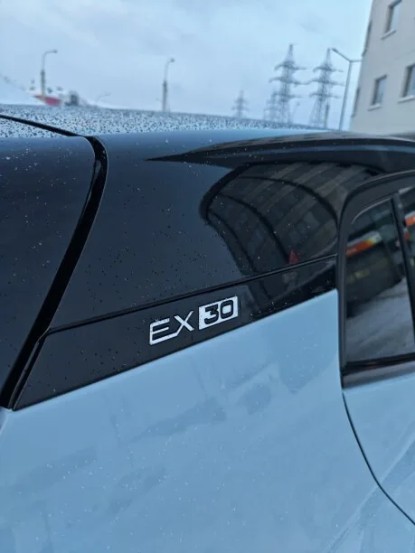 Volvo EX30 2024 — миниатюра 5