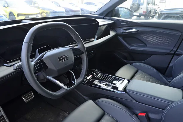 Audi Q6L e-tron 2025 — миниатюра 5