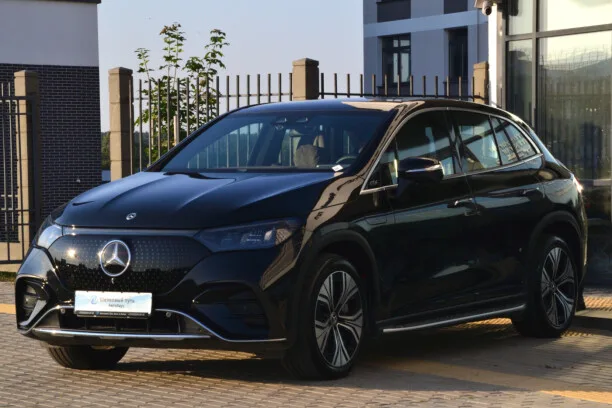 Mercedes-Benz EQE SUV 2024 — миниатюра 3