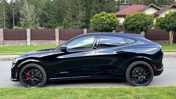 Ford Mustang Mach-E 2023 — миниатюра 3