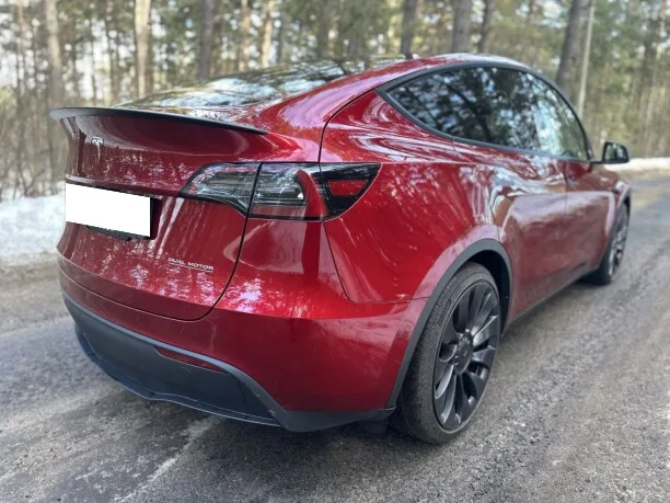 Tesla Model Y 2024 — миниатюра 5