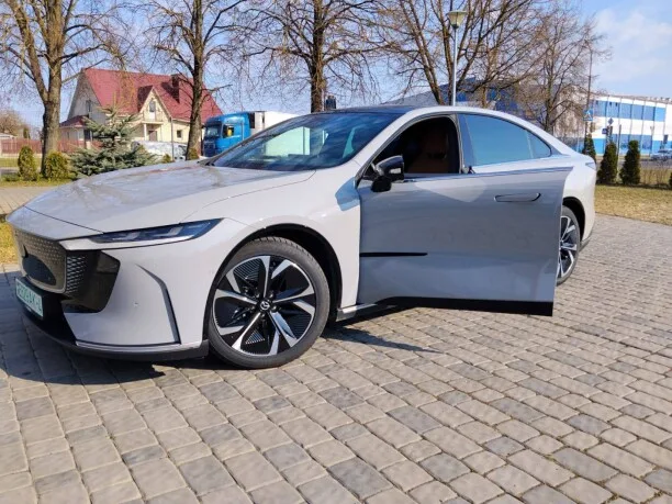 Mazda EZ-6 2025 — миниатюра 2