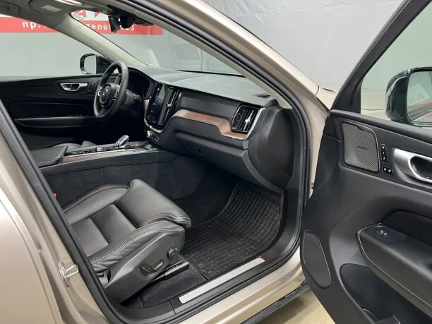Volvo XC60 2024 — миниатюра 3