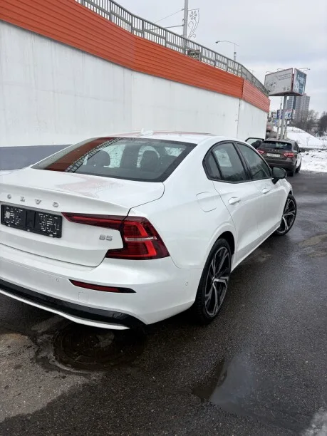 Volvo S60 2023 — миниатюра 4