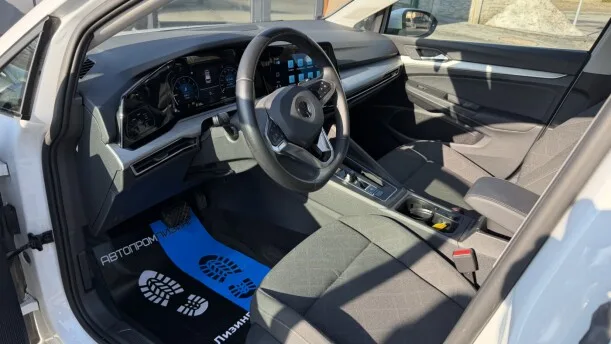 Volkswagen Golf 2022 — миниатюра 5