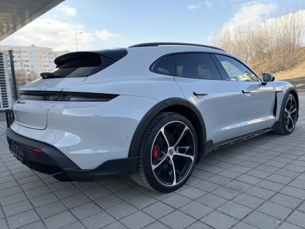 Porsche Taycan 2024 — миниатюра 2