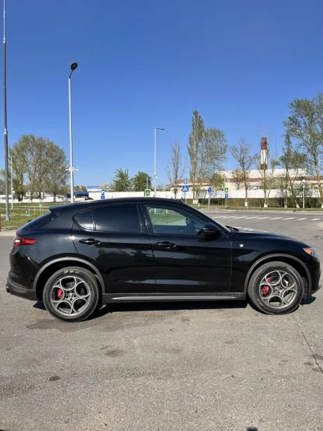 Alfa Romeo Stelvio 2022 — миниатюра 3