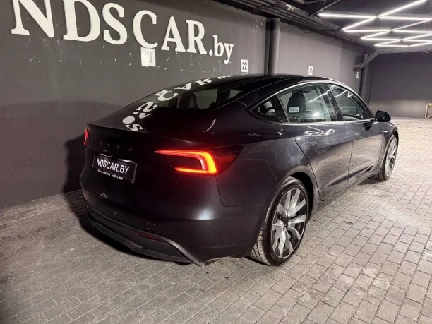 Tesla Model 3 2024 — миниатюра 2
