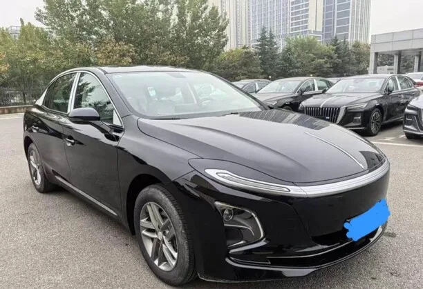 Hongqi E-QM5 2025 — миниатюра 3