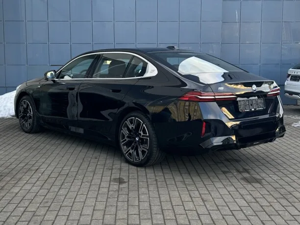 BMW i5 2025 — миниатюра 2