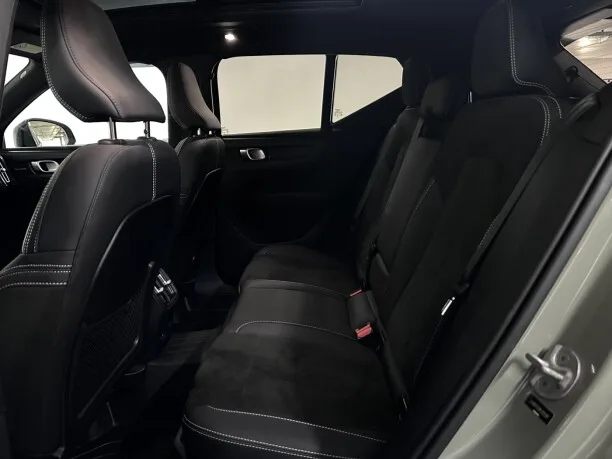 Volvo XC40 2022 — миниатюра 3